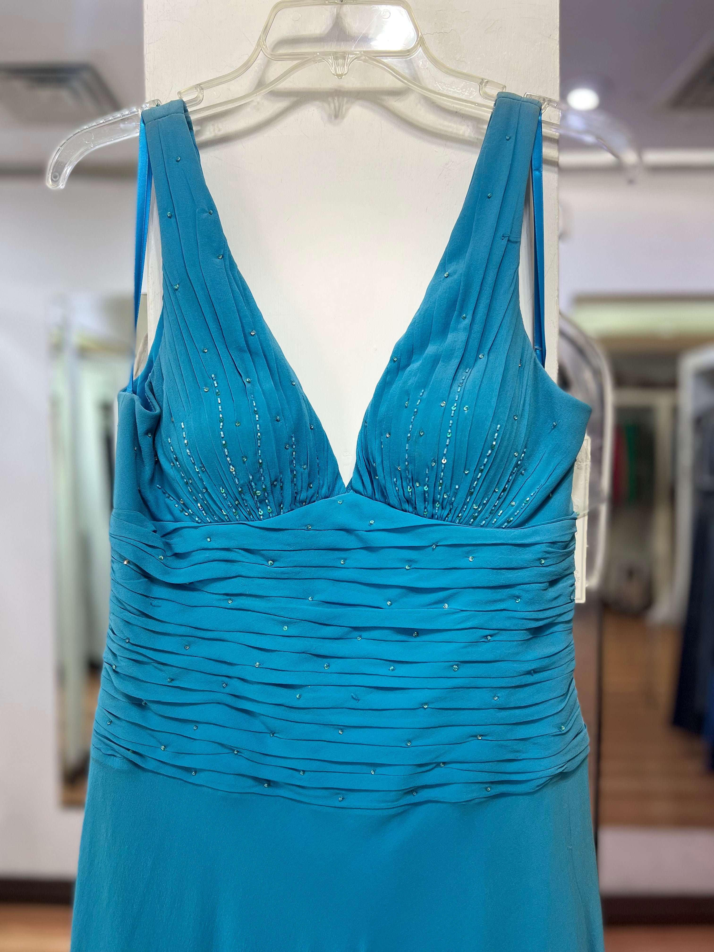 VESTIDO AZUL CELESTE