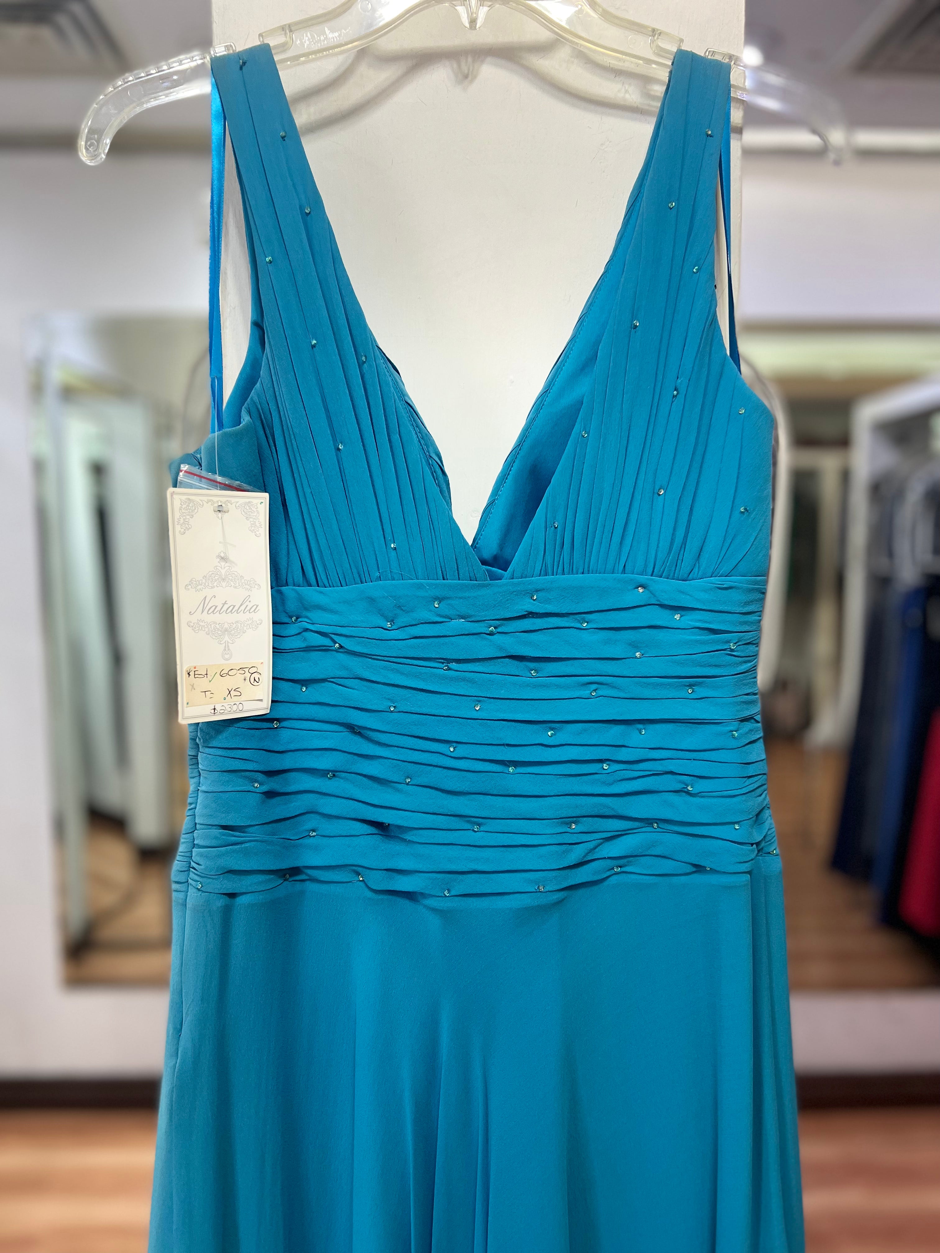 VESTIDO AZUL CELESTE