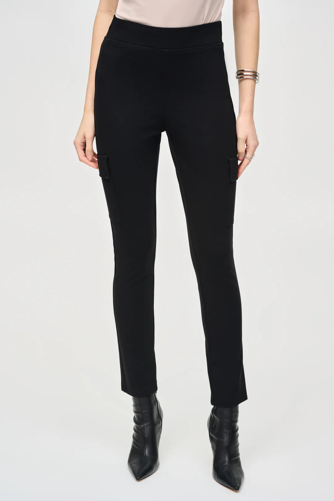 PANTALÓN CARGO NEGRO 243045