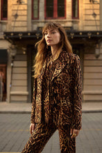 Cargar imagen en el visor de la galería, SACO ANIMAL PRINT 253051
