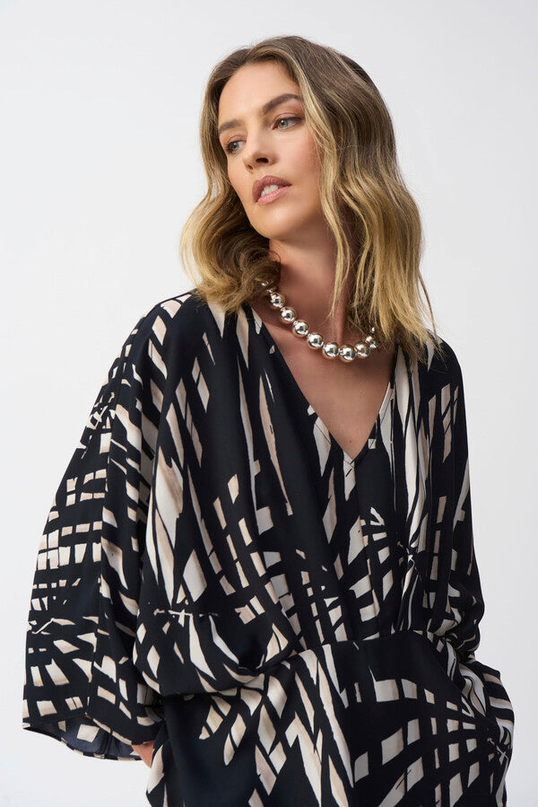BLUSA NEGRA ESTAMPADA 251047