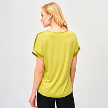 Cargar imagen en el visor de la galería, BLUSA VERDE MANZANA/VERDE IGUANA/NEGRO/BEIGE 243912
