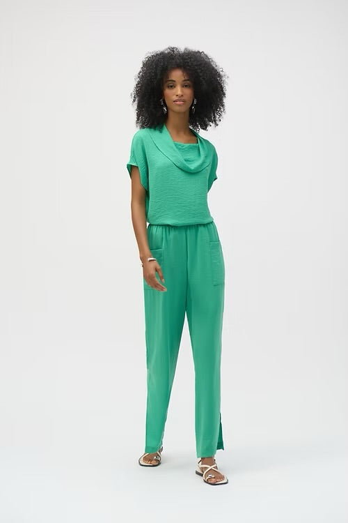PANTALÓN VERDE CON BOLSA AL FRENTE 252049
