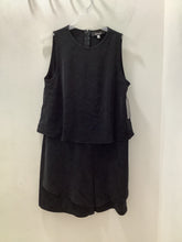 Cargar imagen en el visor de la galería, JUMPSUIT SHORT ROSA/NEGRO L35568
