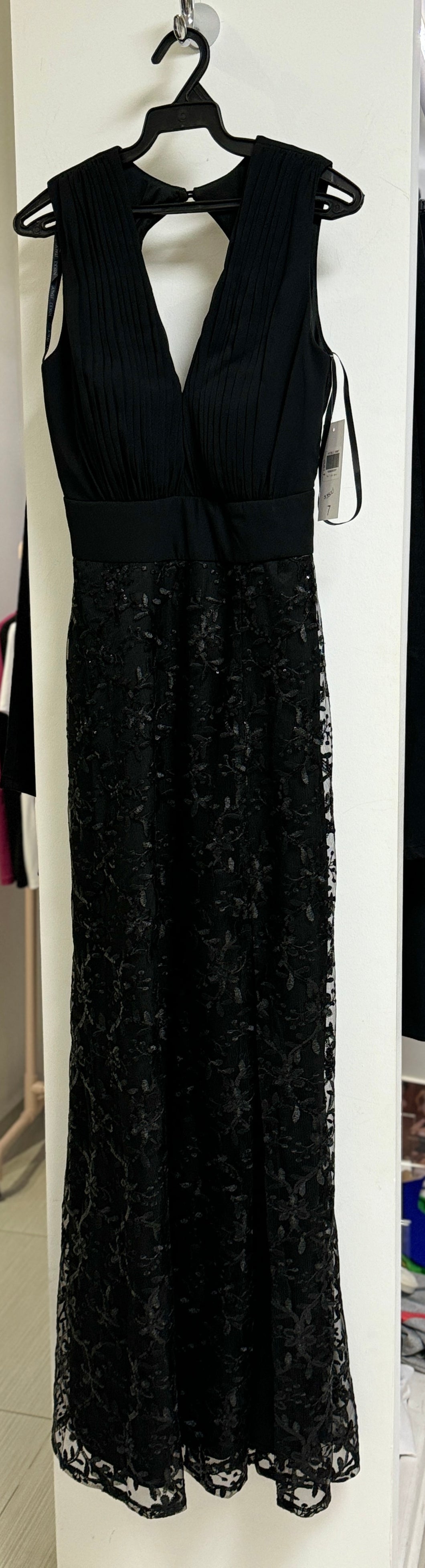 VESTIDO NEGRO FALDA BORDADO LENTEJUELA 56897