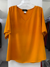 Cargar imagen en el visor de la galería, BLUSA AMARILLA/FIUSCHA/AZUL L37141
