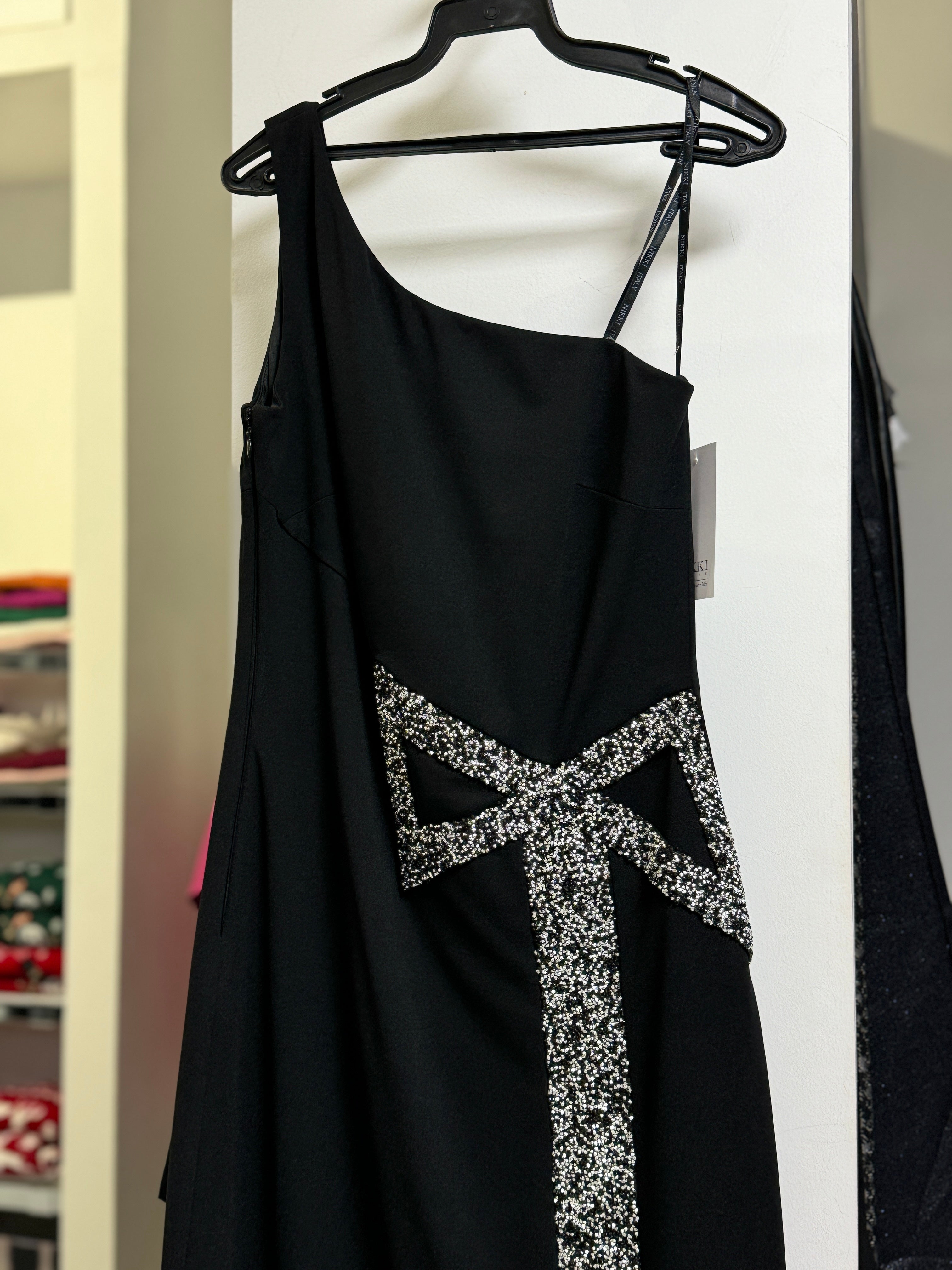 VESTIDO NEGRO UN HOMBRO 57037
