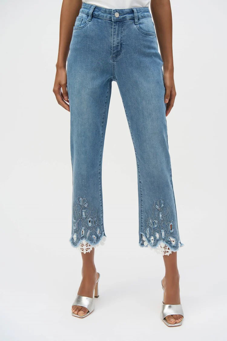 PANTALÓN JEANS DETALLES BORDADOS 252910
