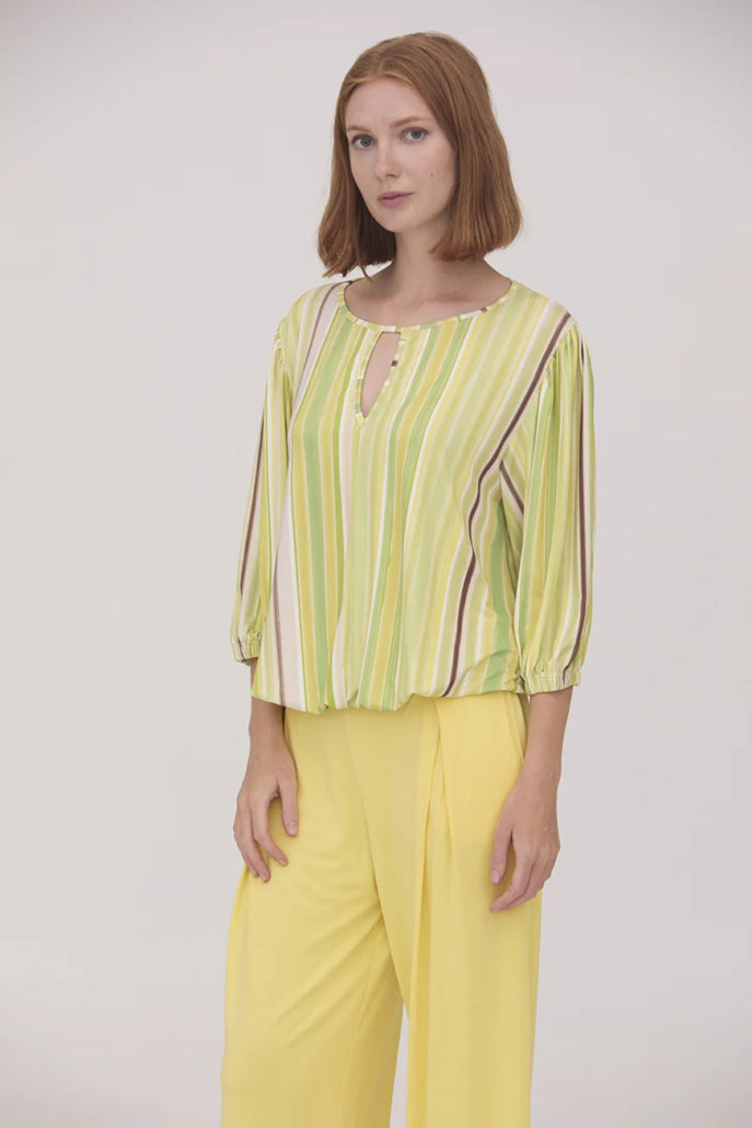 BLUSA ESTAMPADA VERDE LIMÓN 125644