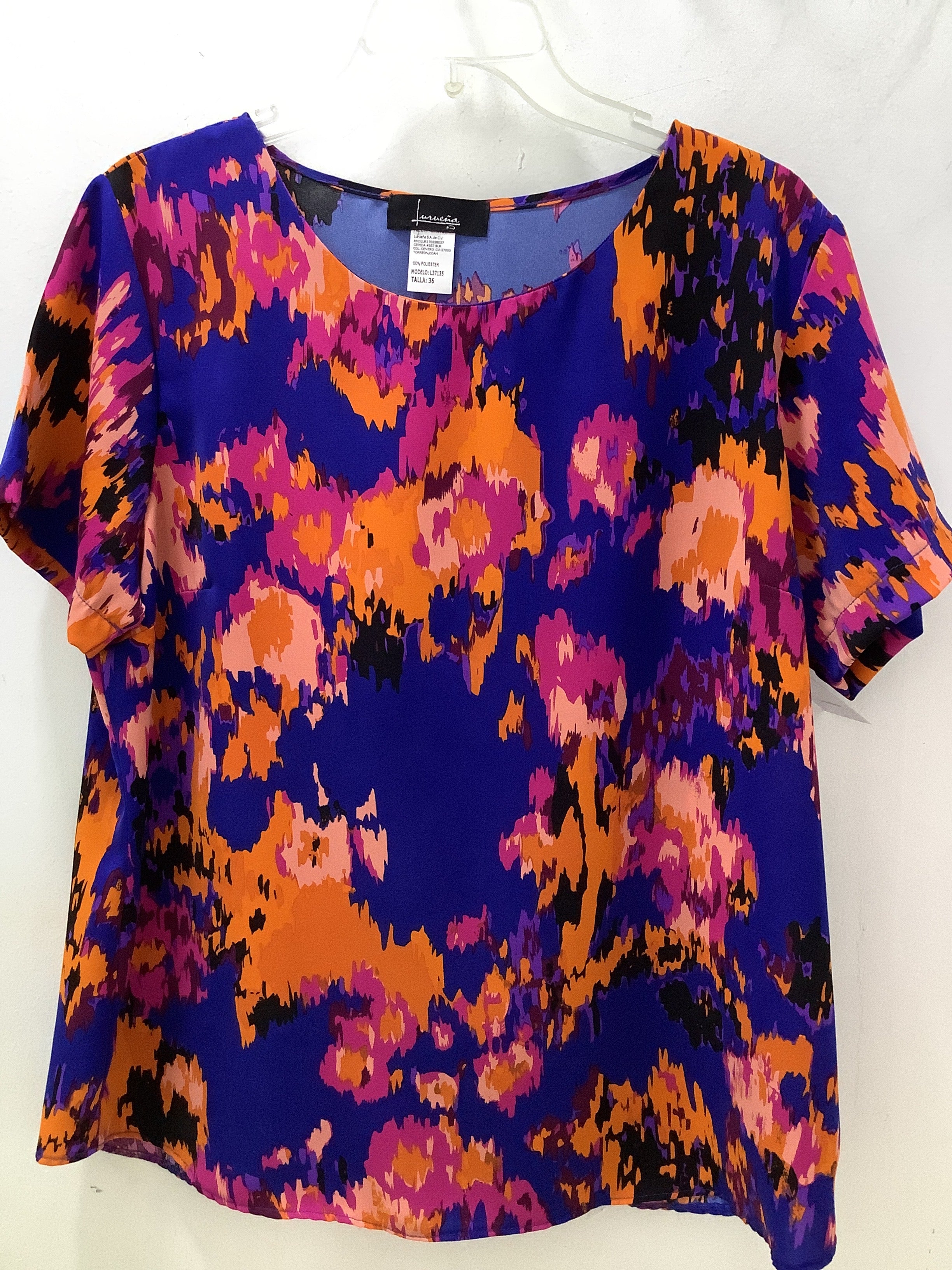 BLUSA ESTAMPADA NEGRO Y AZUL L37135