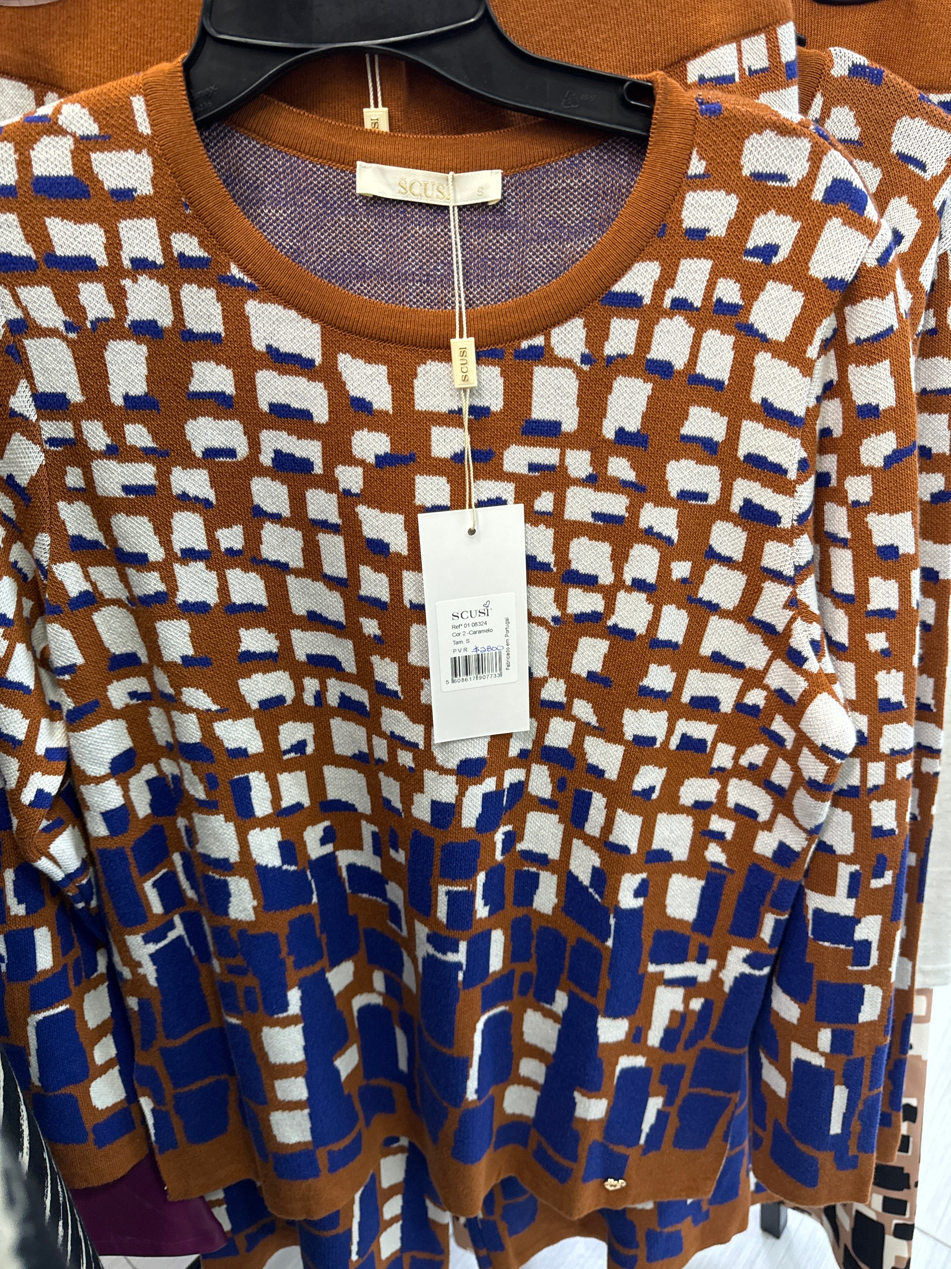 SUÉTER CAMEL ESTAMPADO 08324