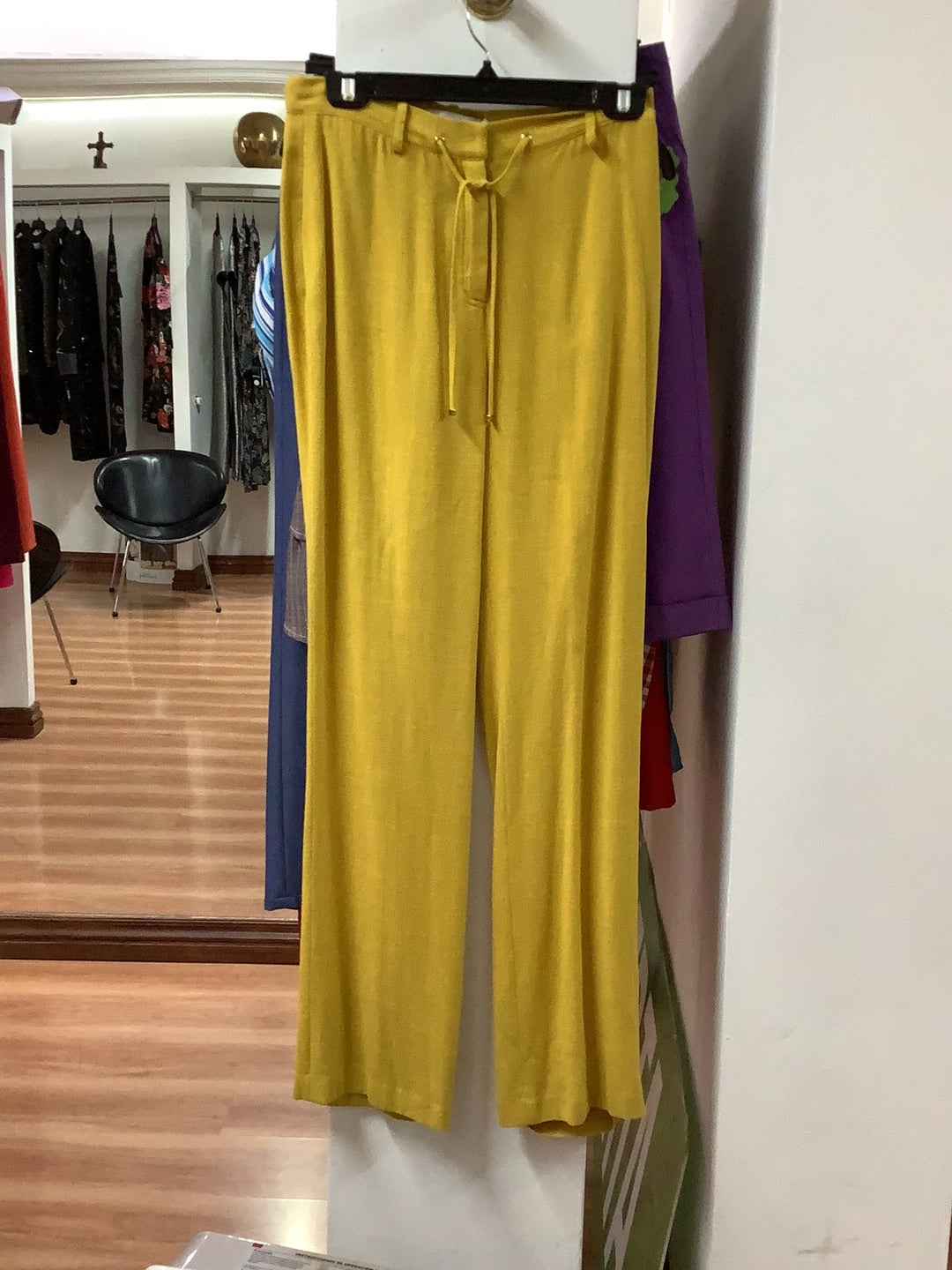 PANTALÓN COLOR MOSTAZA