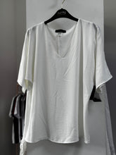 Cargar imagen en el visor de la galería, BLUSA MULTICOLORES L37140
