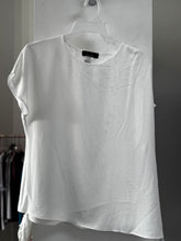 Cargar imagen en el visor de la galería, BLUSA CORRUGADA L37139
