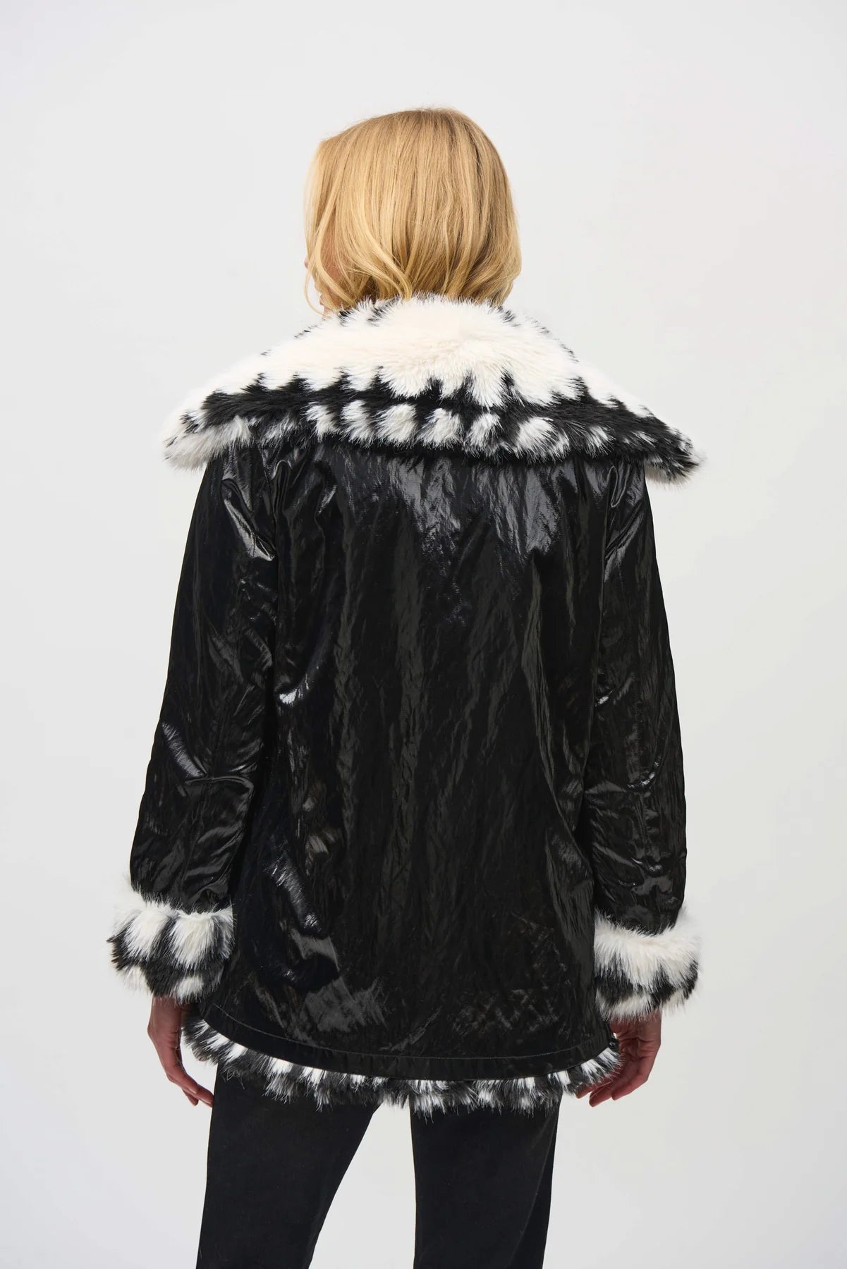 ABRIGO ESTAMPADO REVERSIBLE 244900