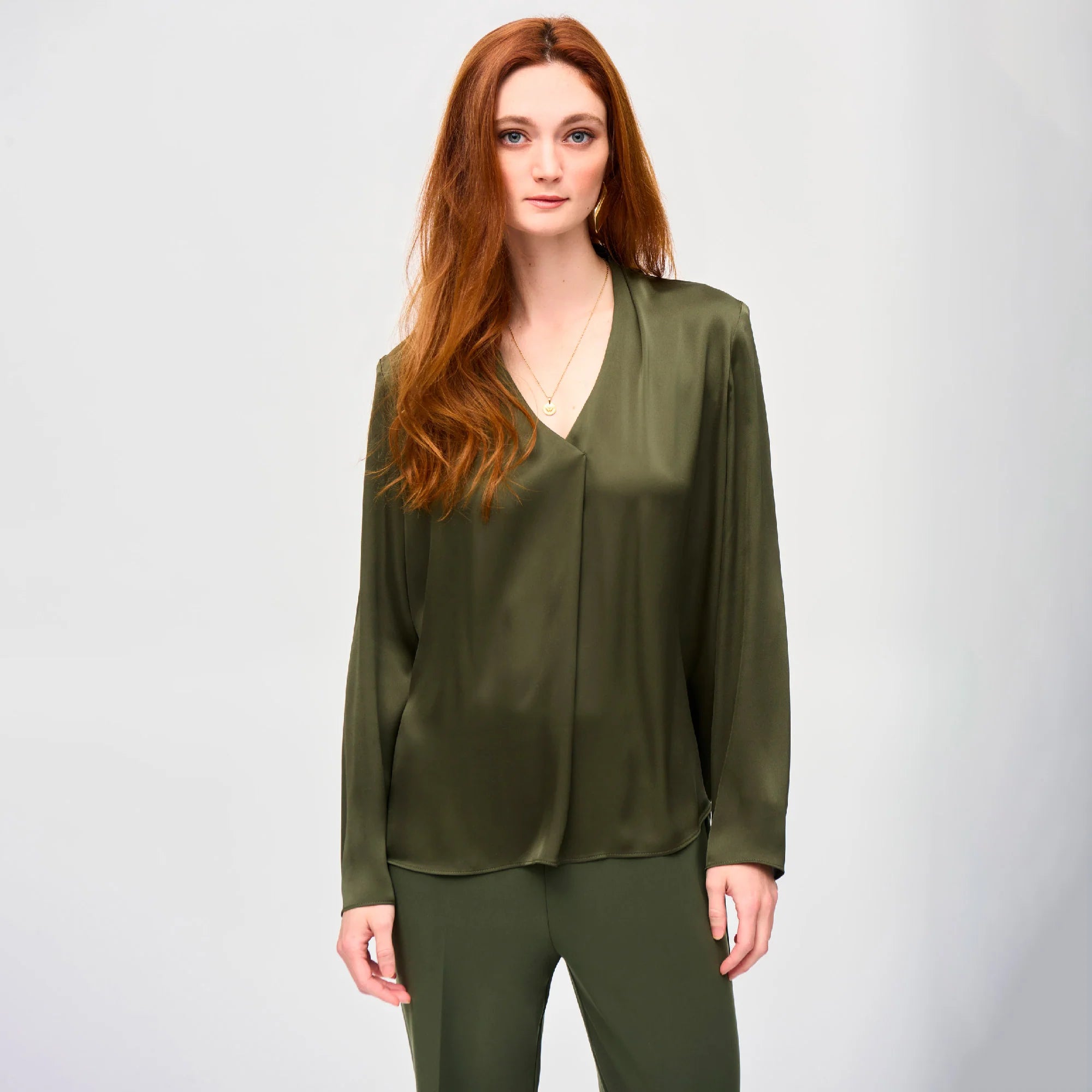 BLUSA SATÉN VERDE CUELLO V 243057