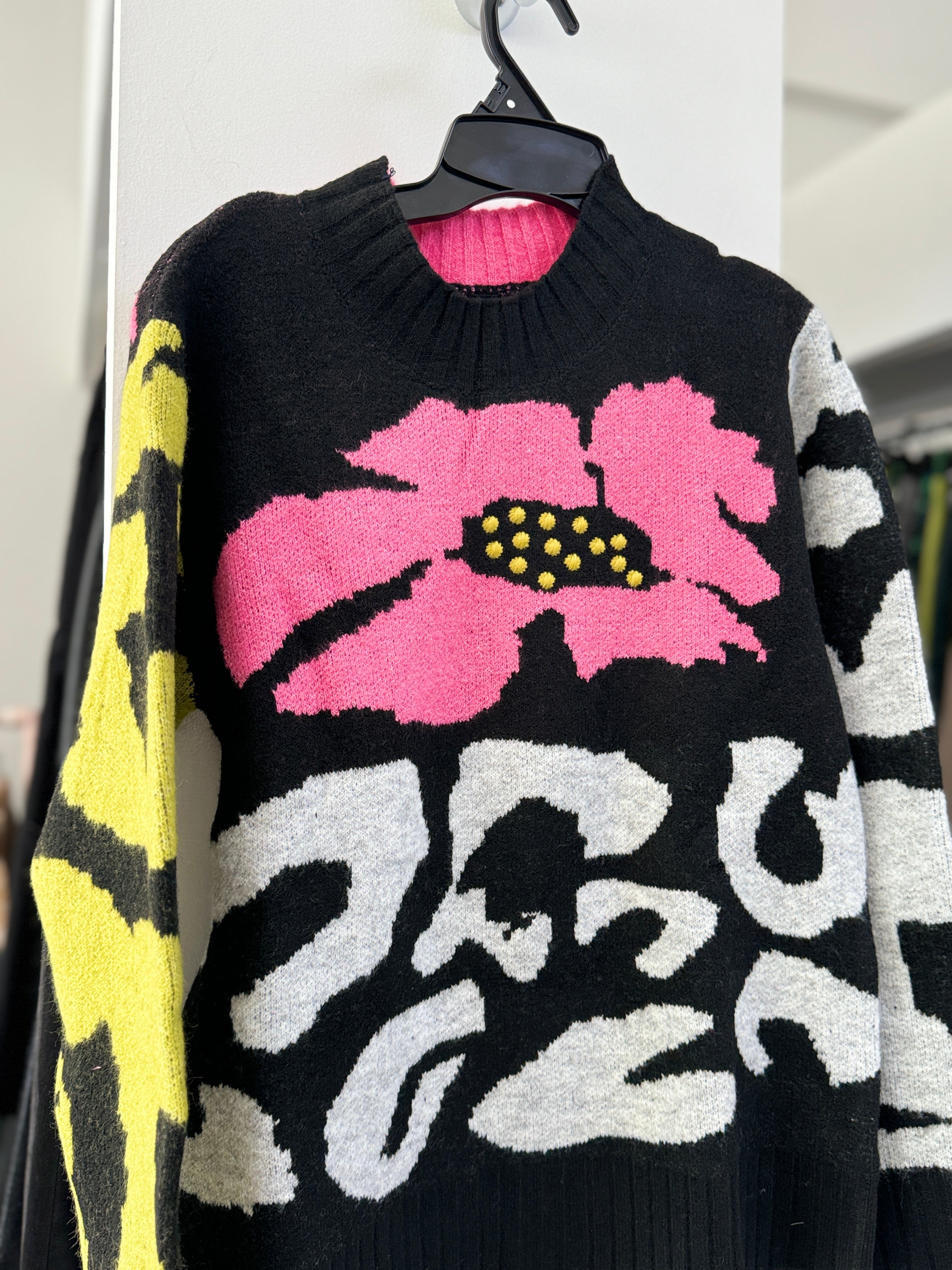 SUÉTER NEGRO ESTAMPADO 224033