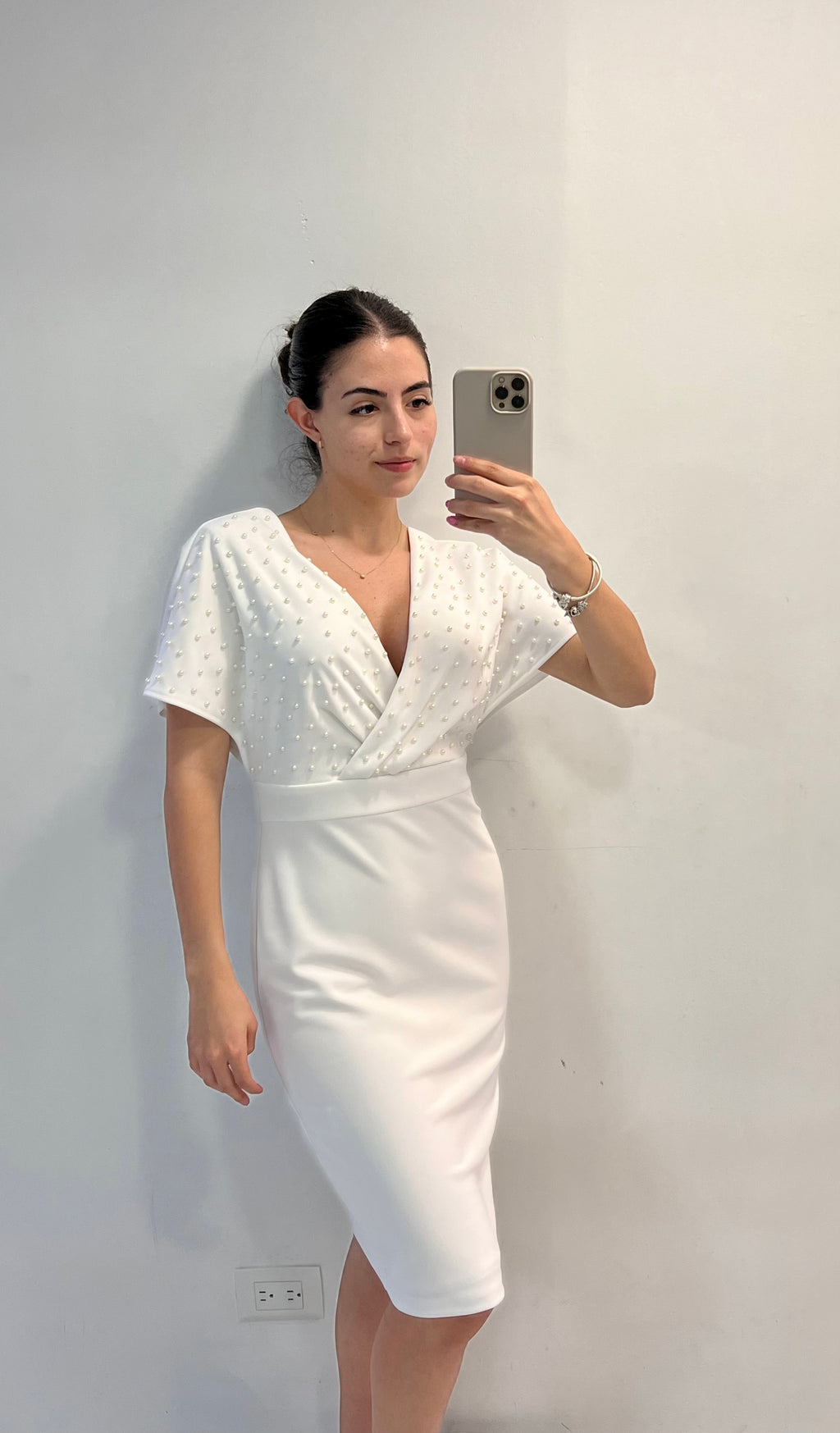 VESTIDO CORTO BLANCO PERLAS