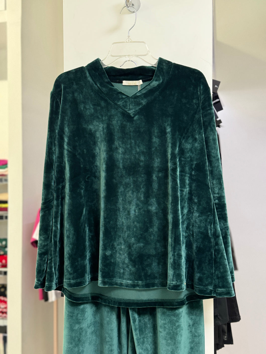 BLUSA VERDE TERCIOPELO 05405