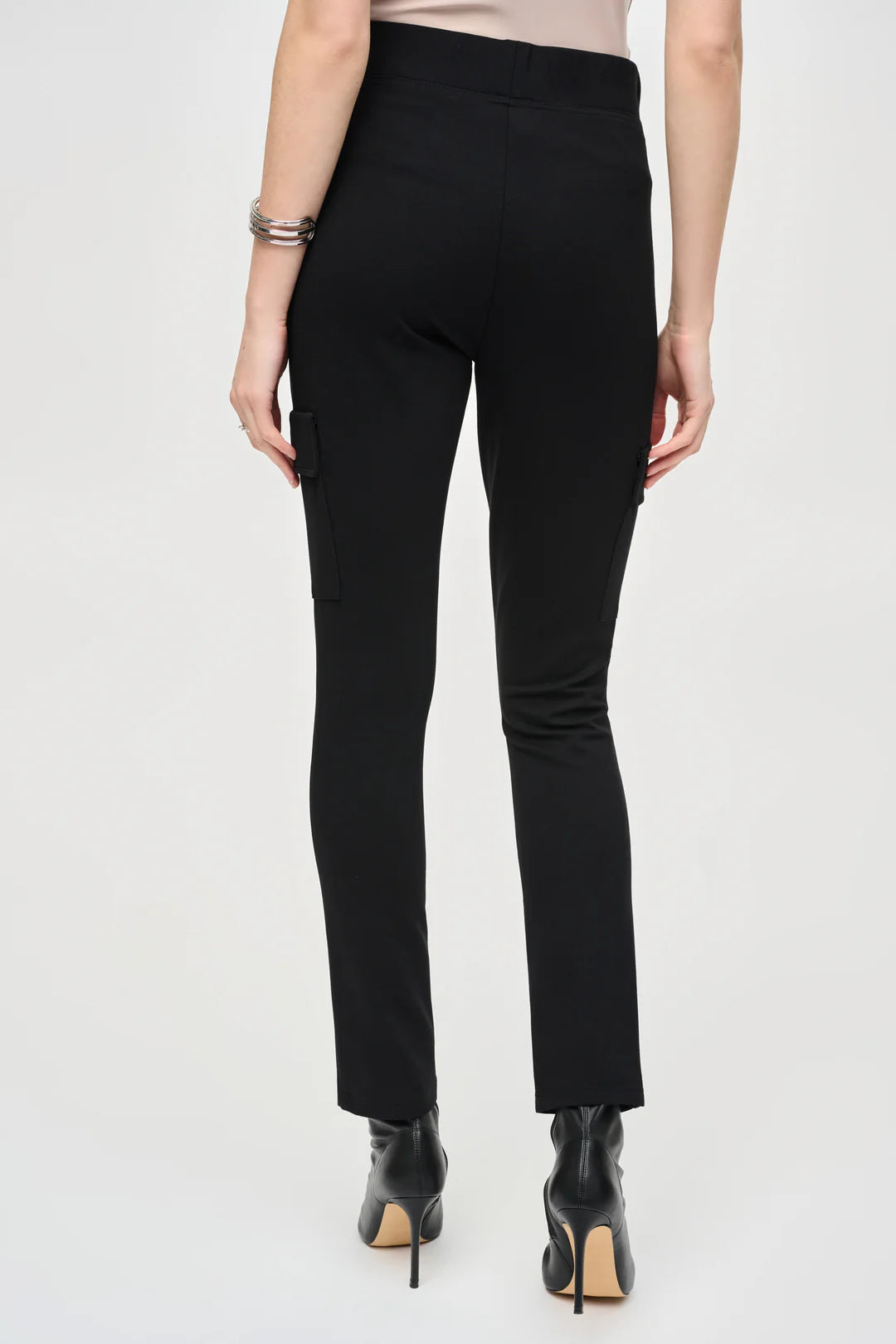 PANTALÓN CARGO NEGRO 243045