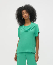 Cargar imagen en el visor de la galería, BLUSA VERDE CUELLO CAÍDO 252055
