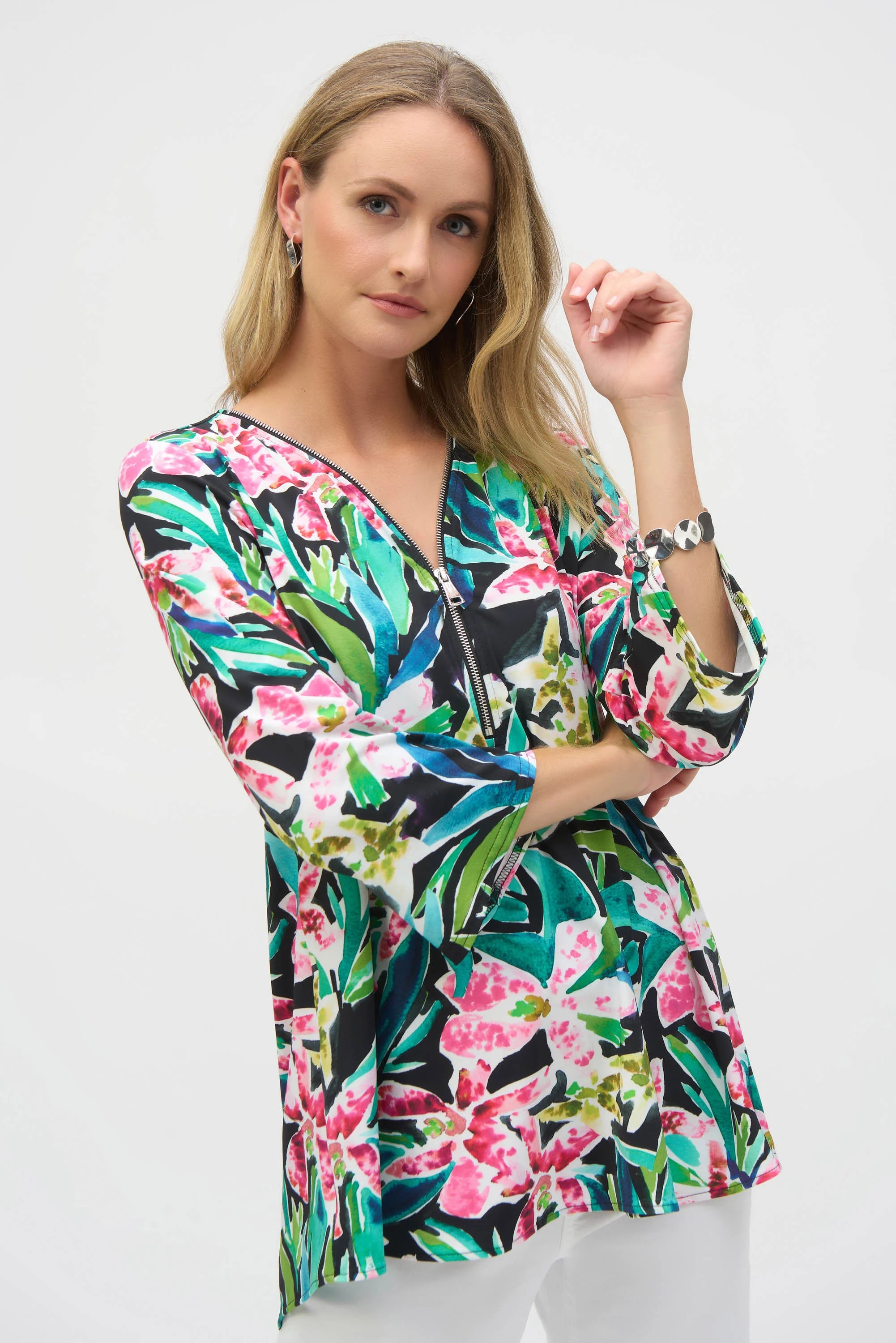 BLUSA NEGRA ESTAMPADA 252157