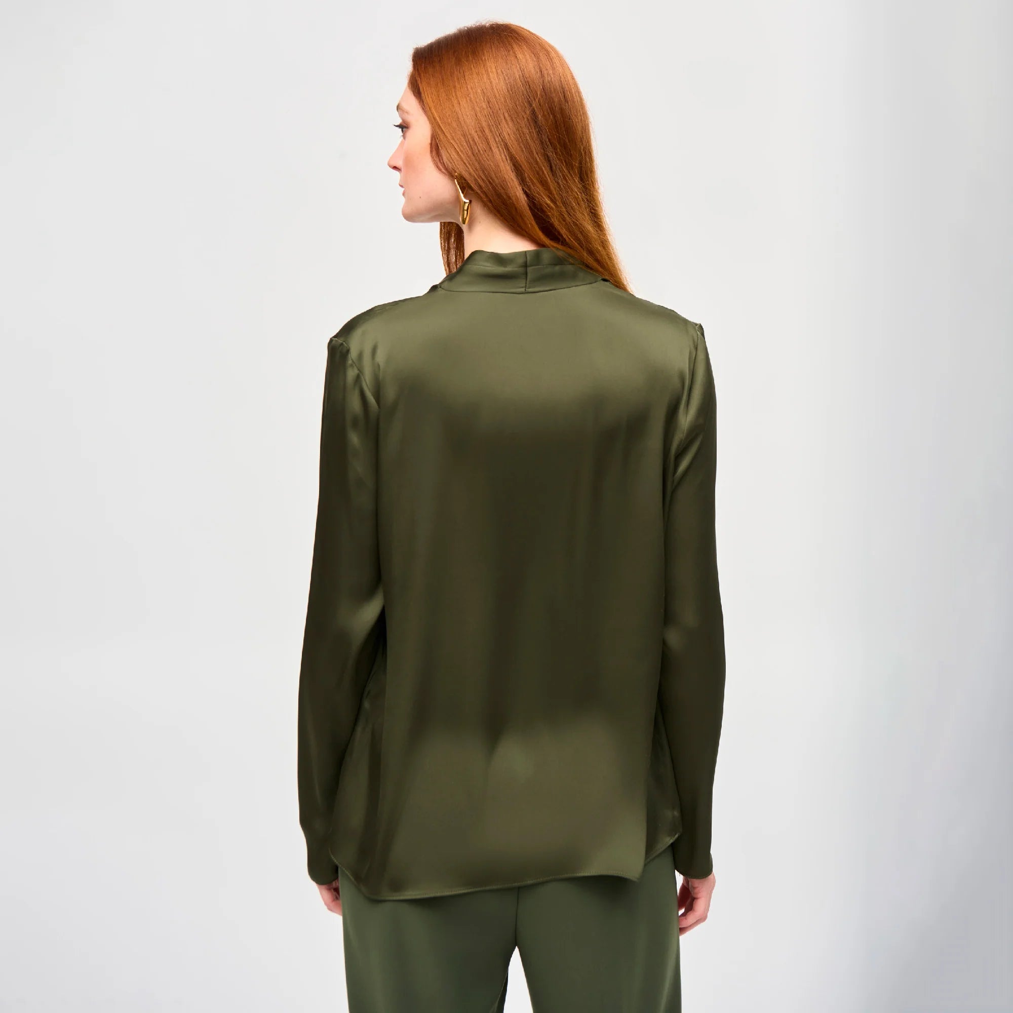 BLUSA SATÉN VERDE CUELLO V 243057