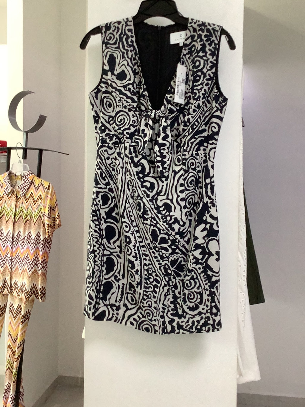 VESTIDO CORTO NEGRO ESTAMPADO R12459