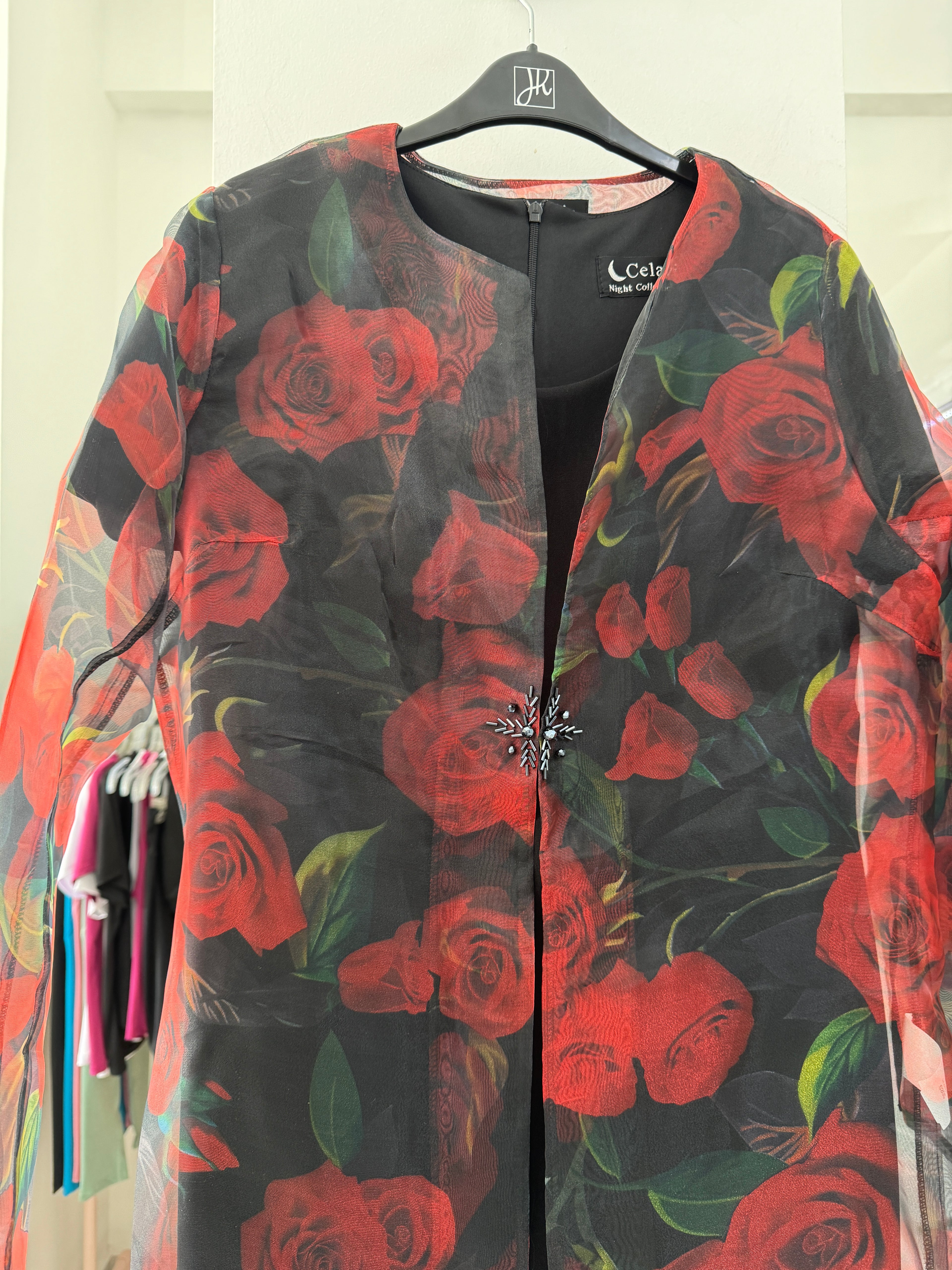 VESTIDO CORTO NEGRO C/SACO FLOR ROJA 6205