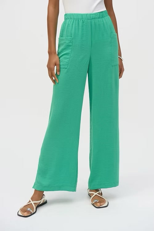 PANTALÓN VERDE CON BOLSA AL FRENTE 252049