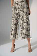Cargar imagen en el visor de la galería, PANTALÓN BEIGE ESTAMPADO 252239
