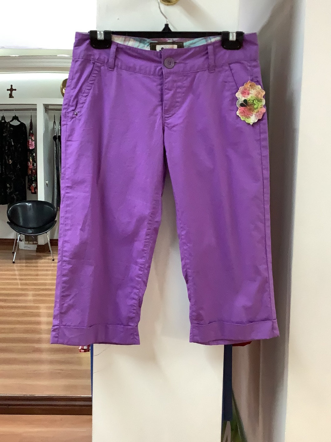 7399C PANTALÓN CAPRI LILA