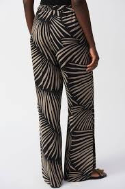 PANTALÓN NEGRO ESTAMPADO 251085