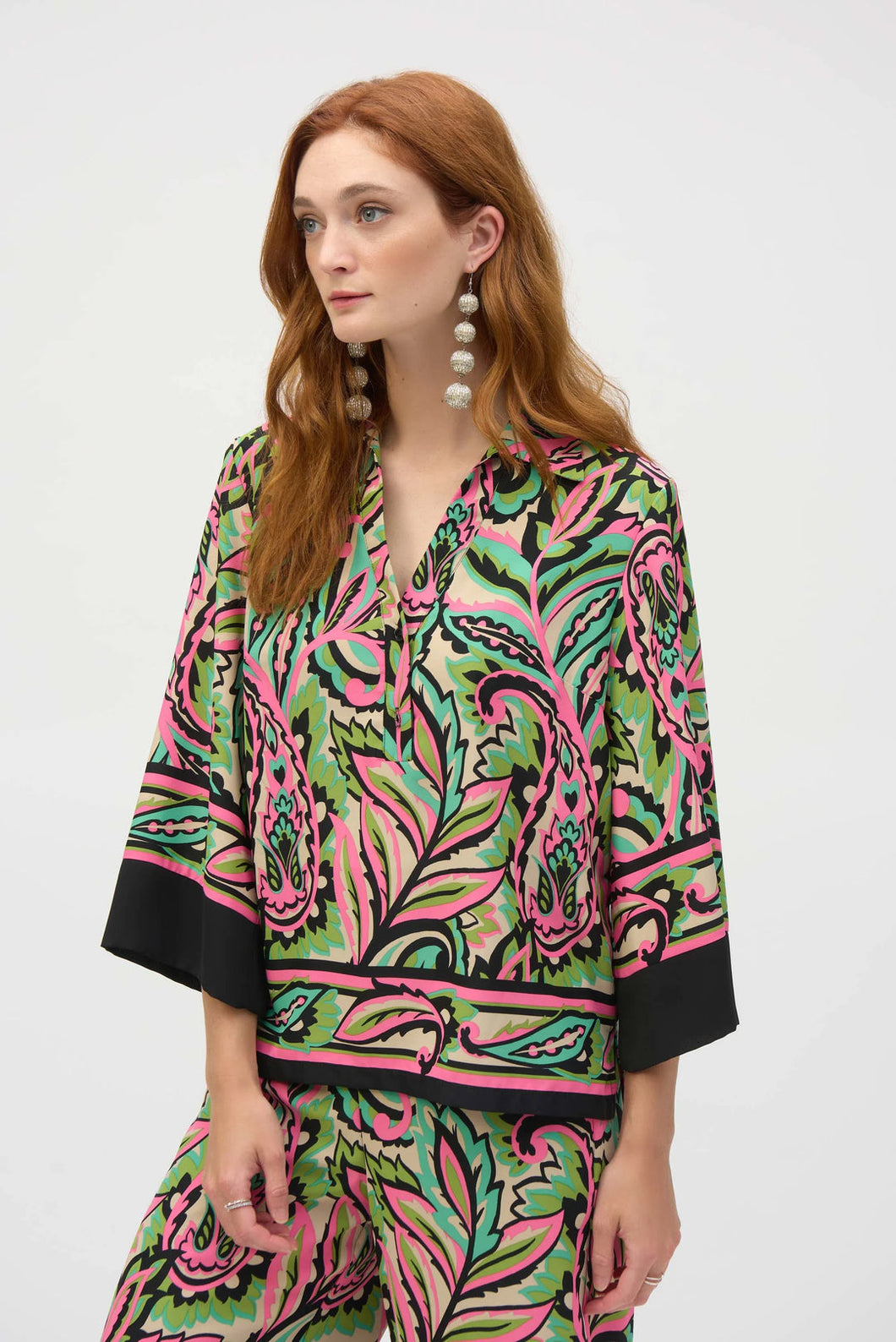 BLUSA NEGRA ESTAMPADA 252141