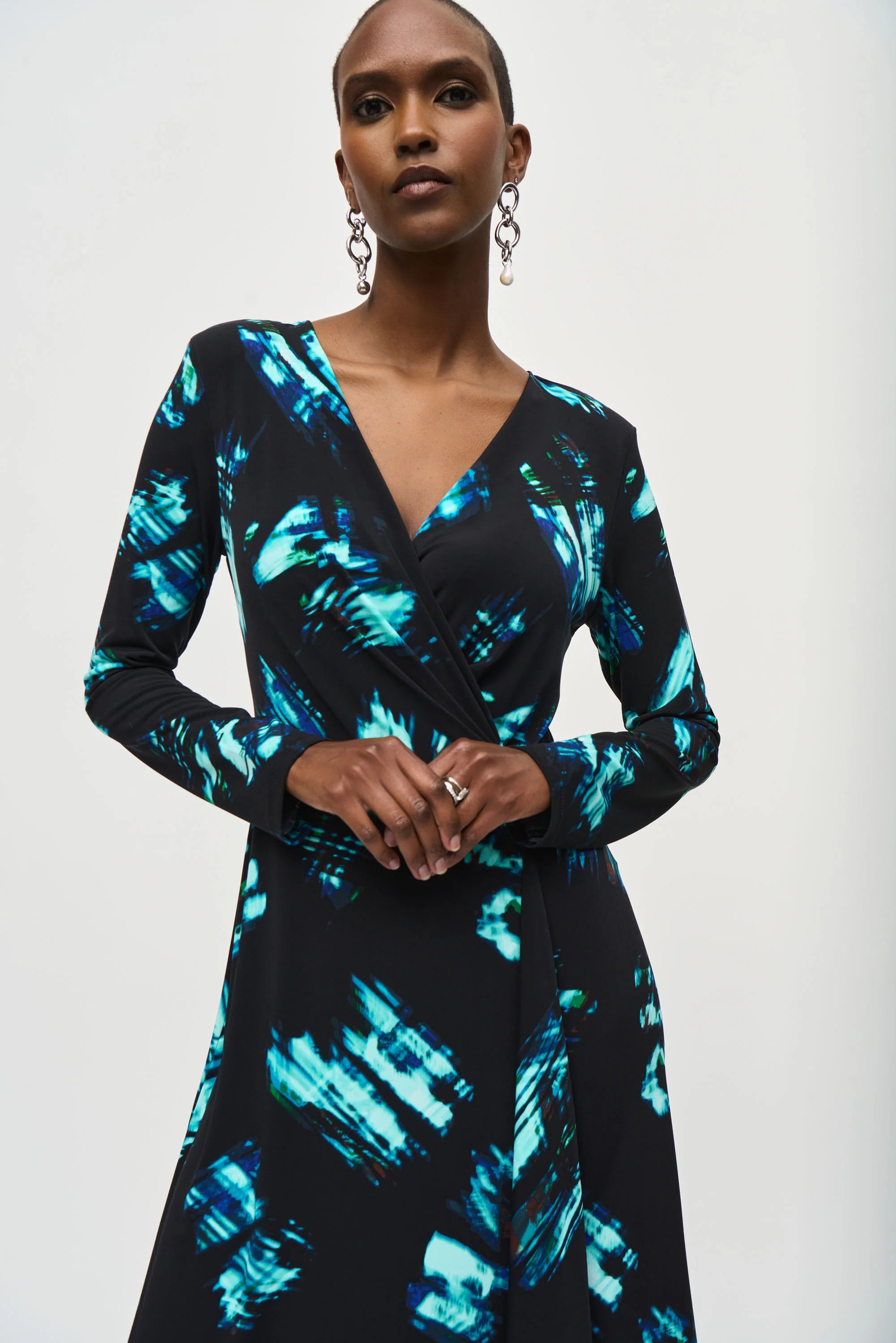VESTIDO MIDI NEGRO ESTAMPADO 243147