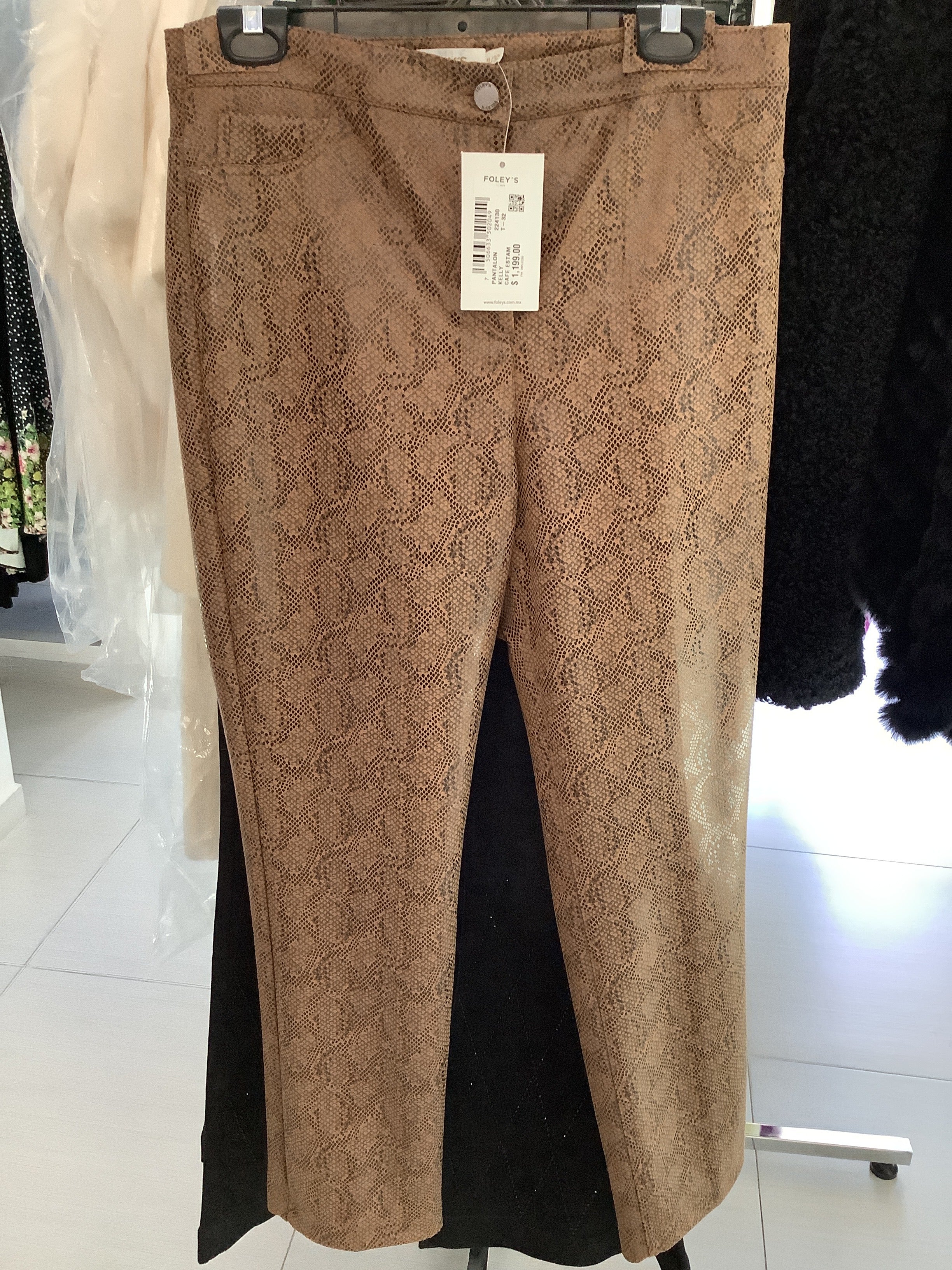 PANTALÓN ESTAMPADO 224130