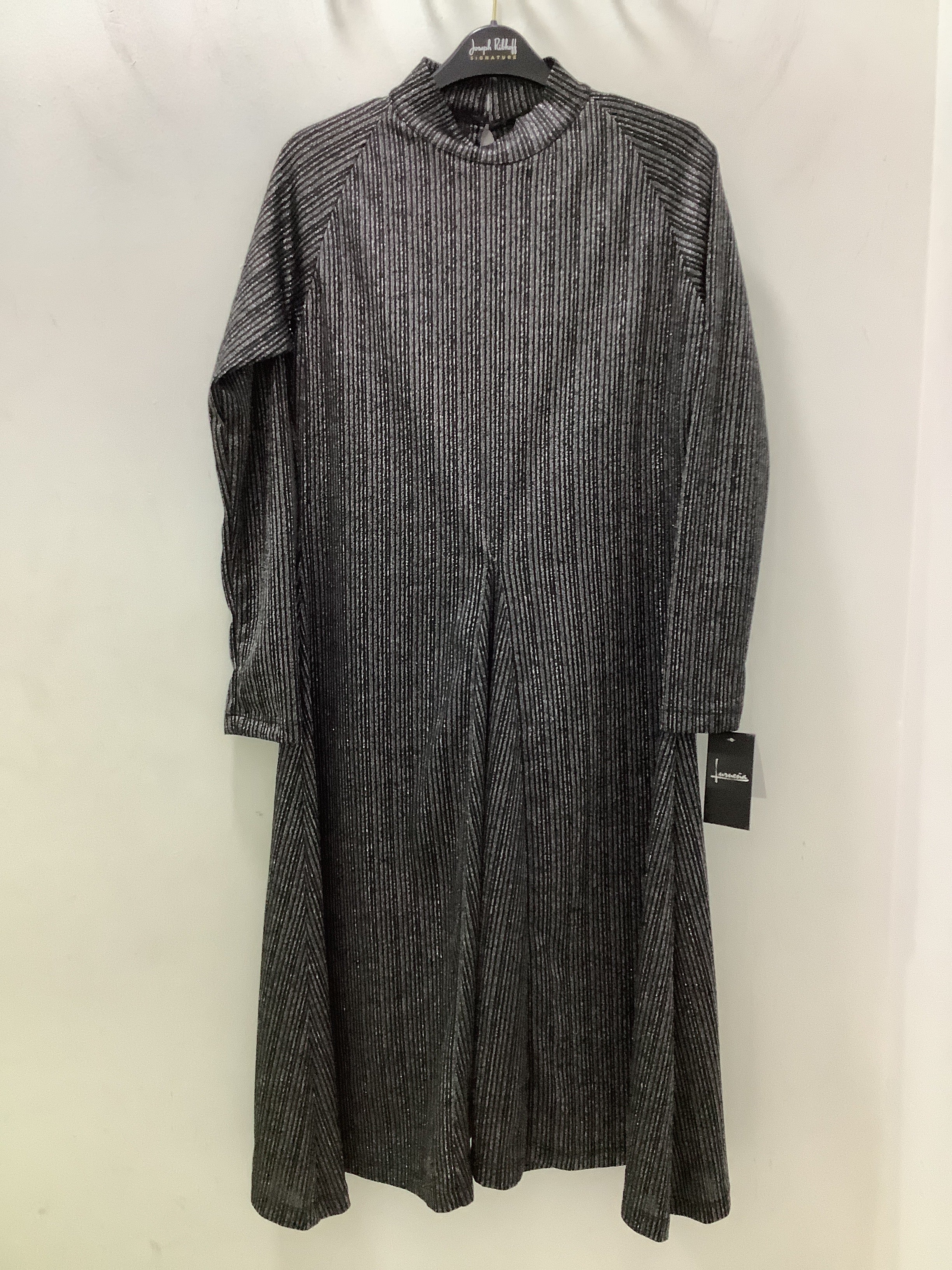 VESTIDO CORTO NEGRO CORTE A L35462