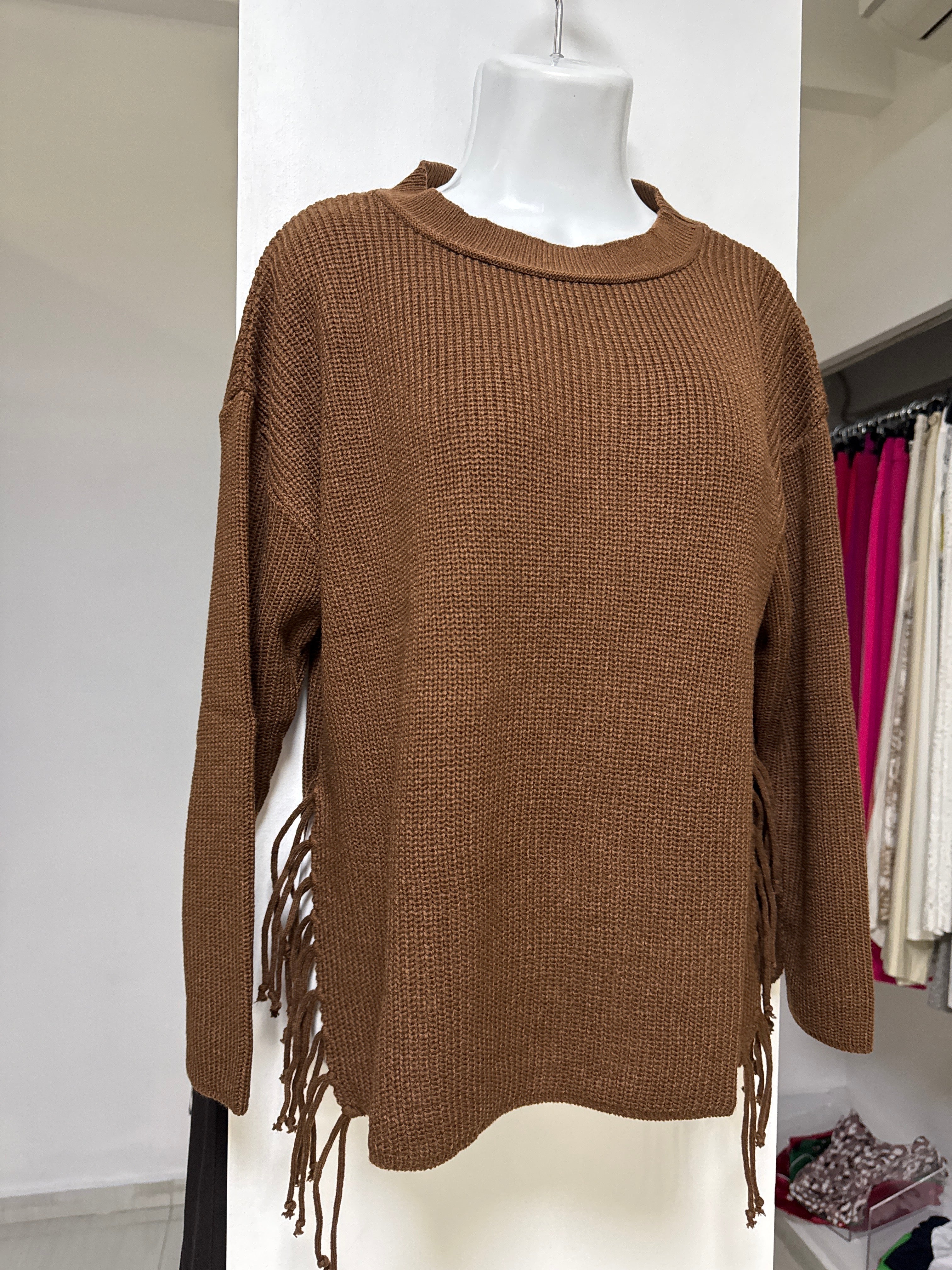 SUÉTER NEGRO/CAFÉ L33435