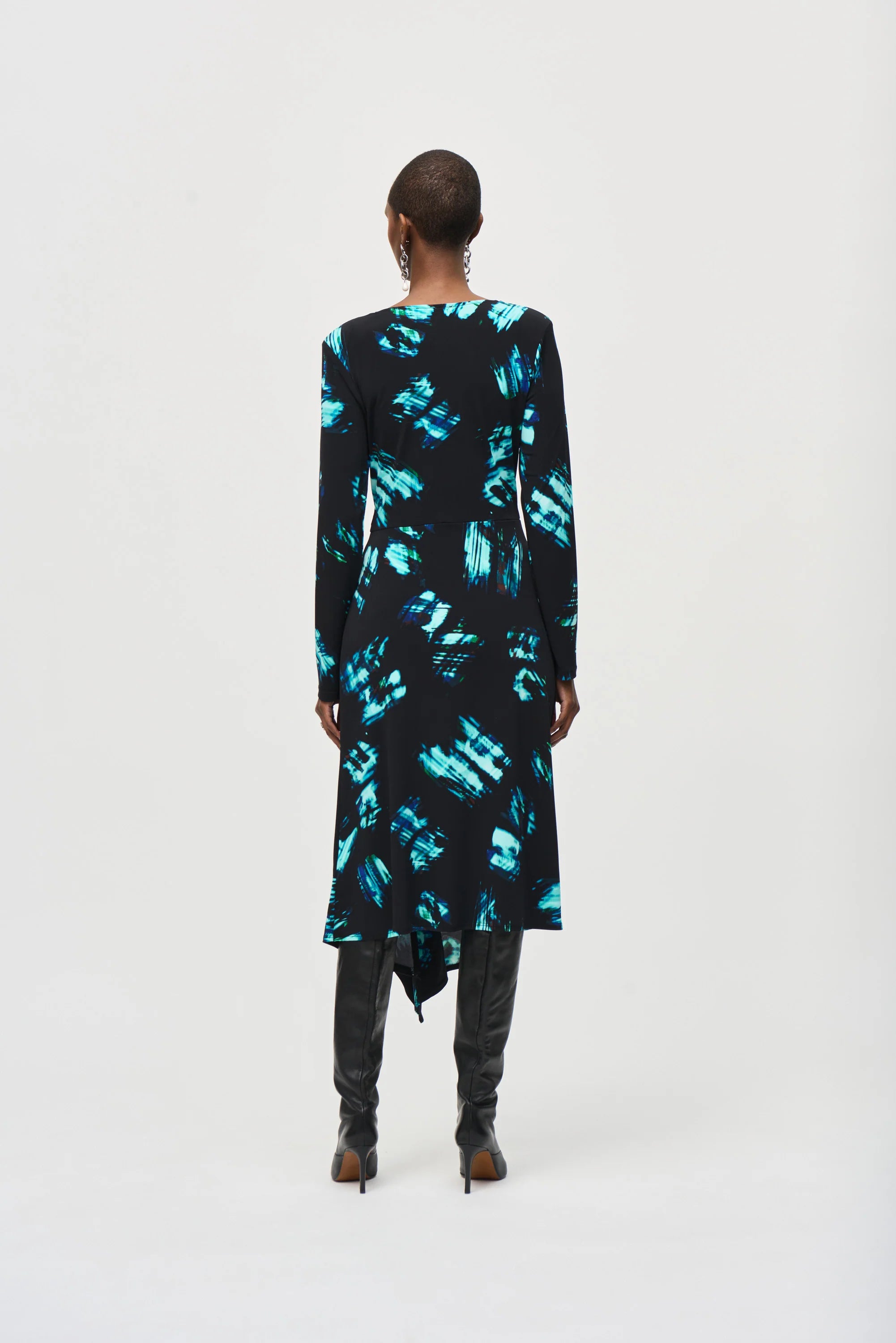 VESTIDO MIDI NEGRO ESTAMPADO 243147