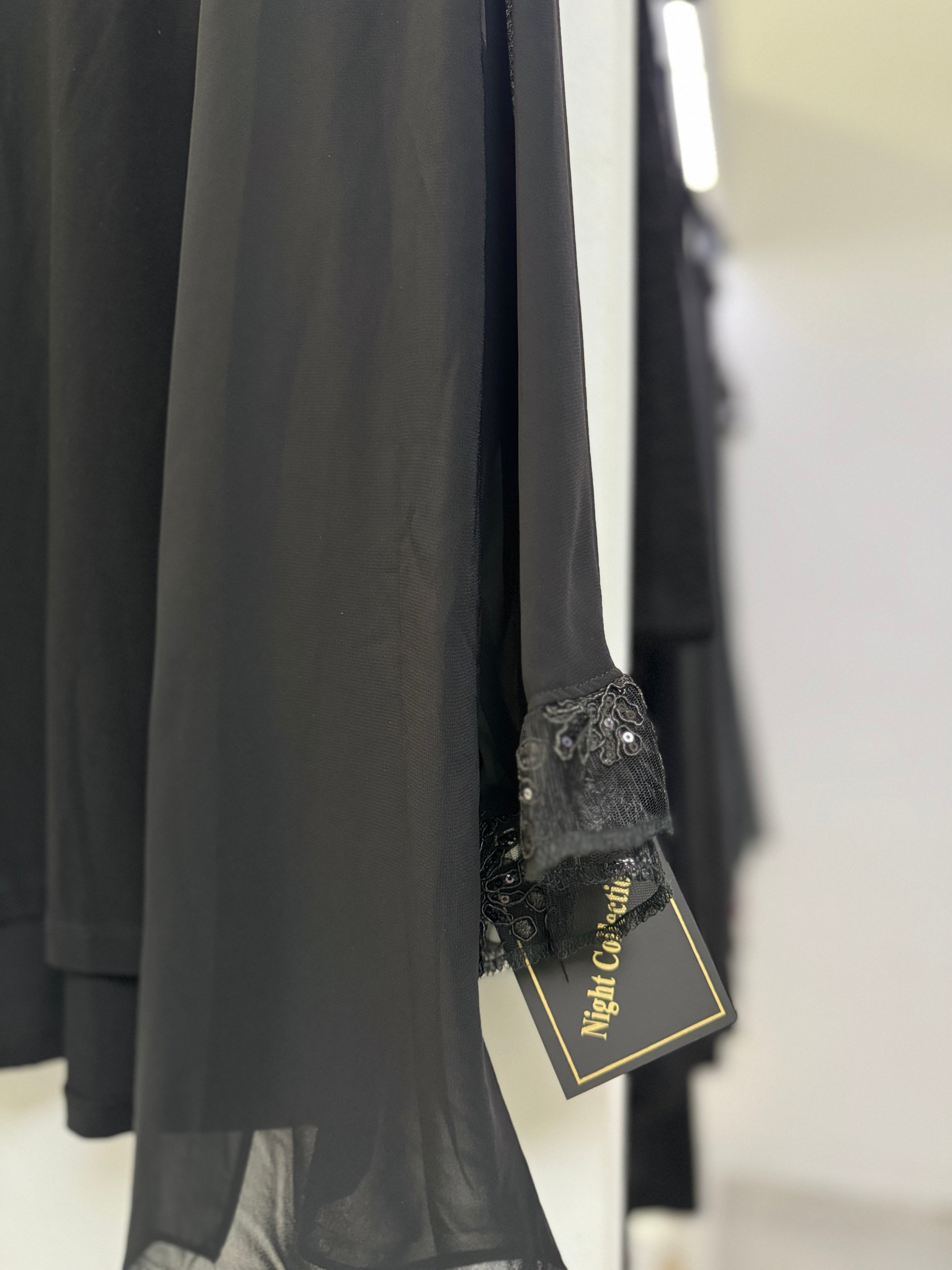 BLUSA NEGRA ENCAJE EN PUÑO 9000