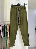 PANTALÓN VERDE CON JARETA 01291