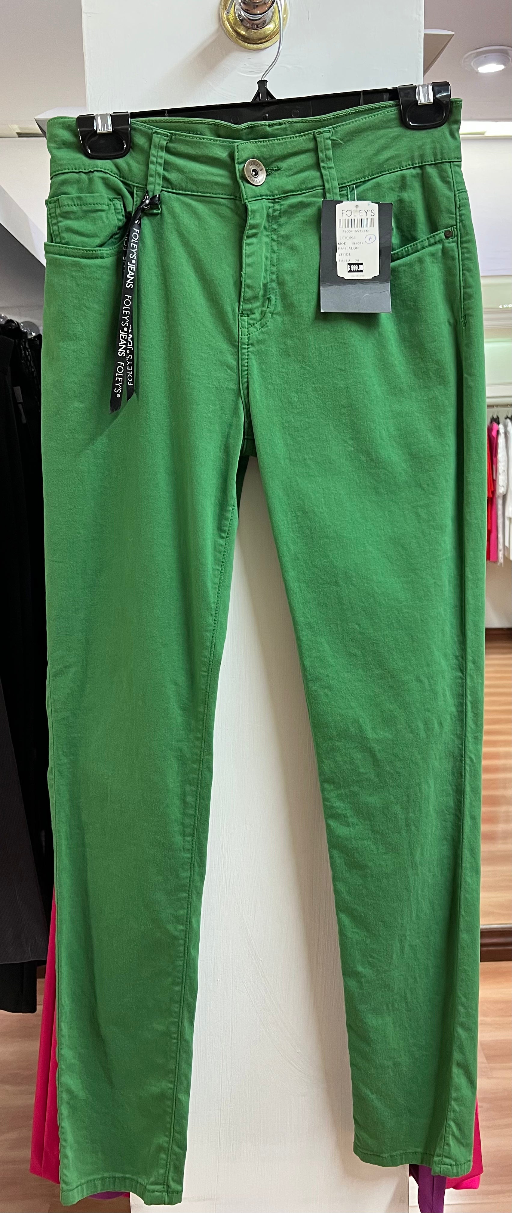 PANTALÓN VERDE