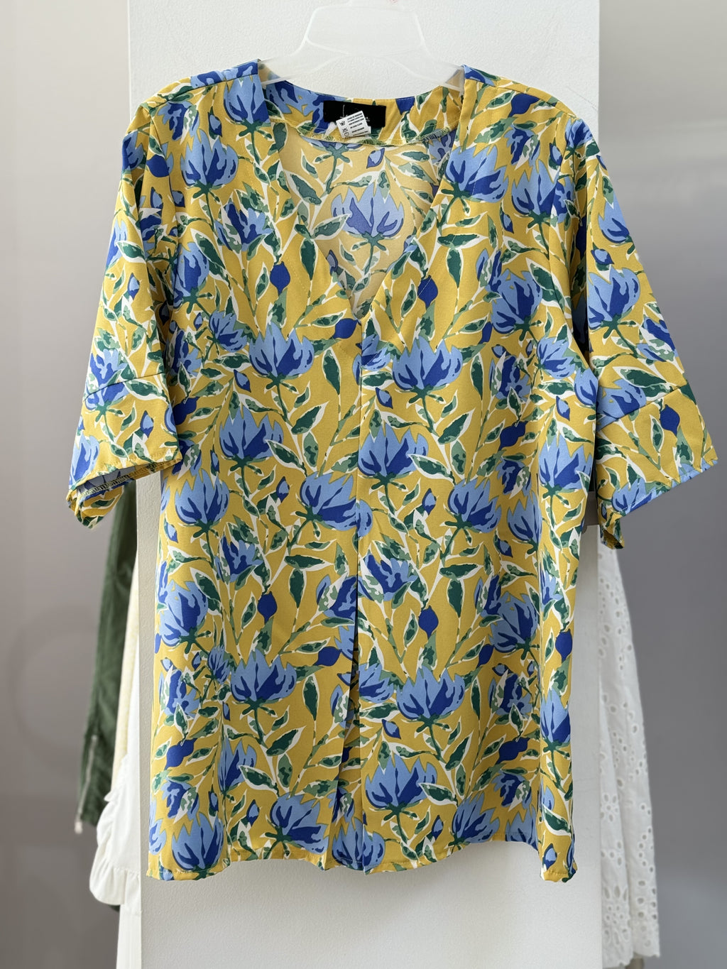 BLUSA ESTAMPADA TULIPANES L3790