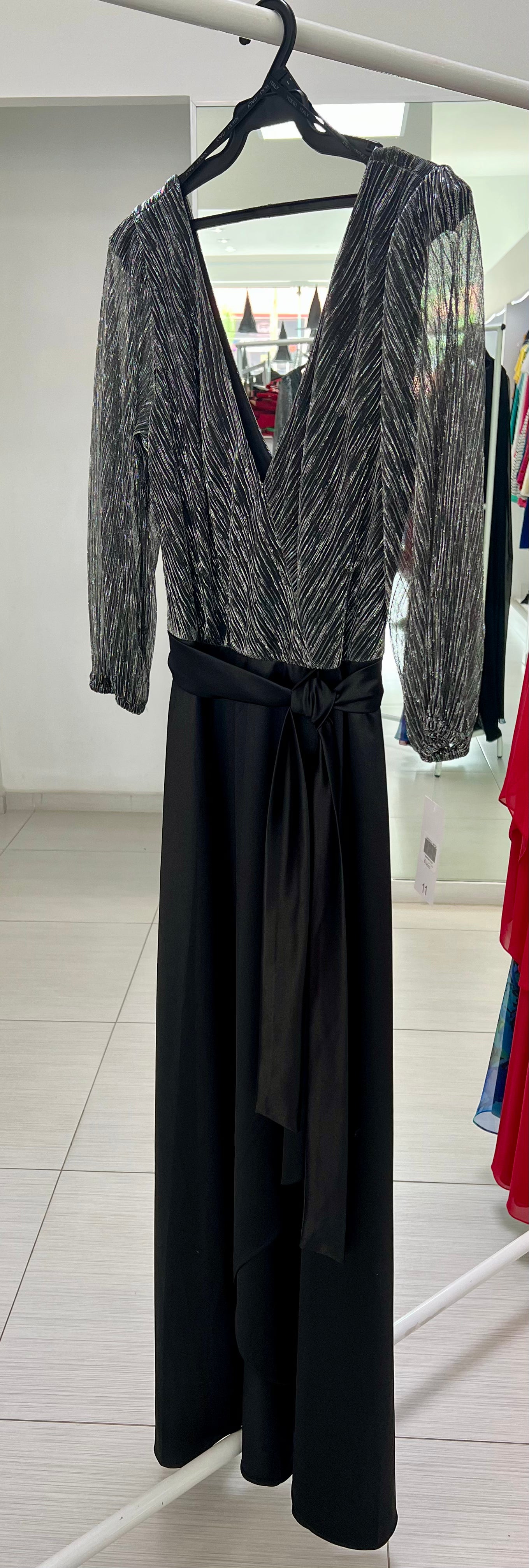 VESTIDO LARGO NEGRO Y PLATA