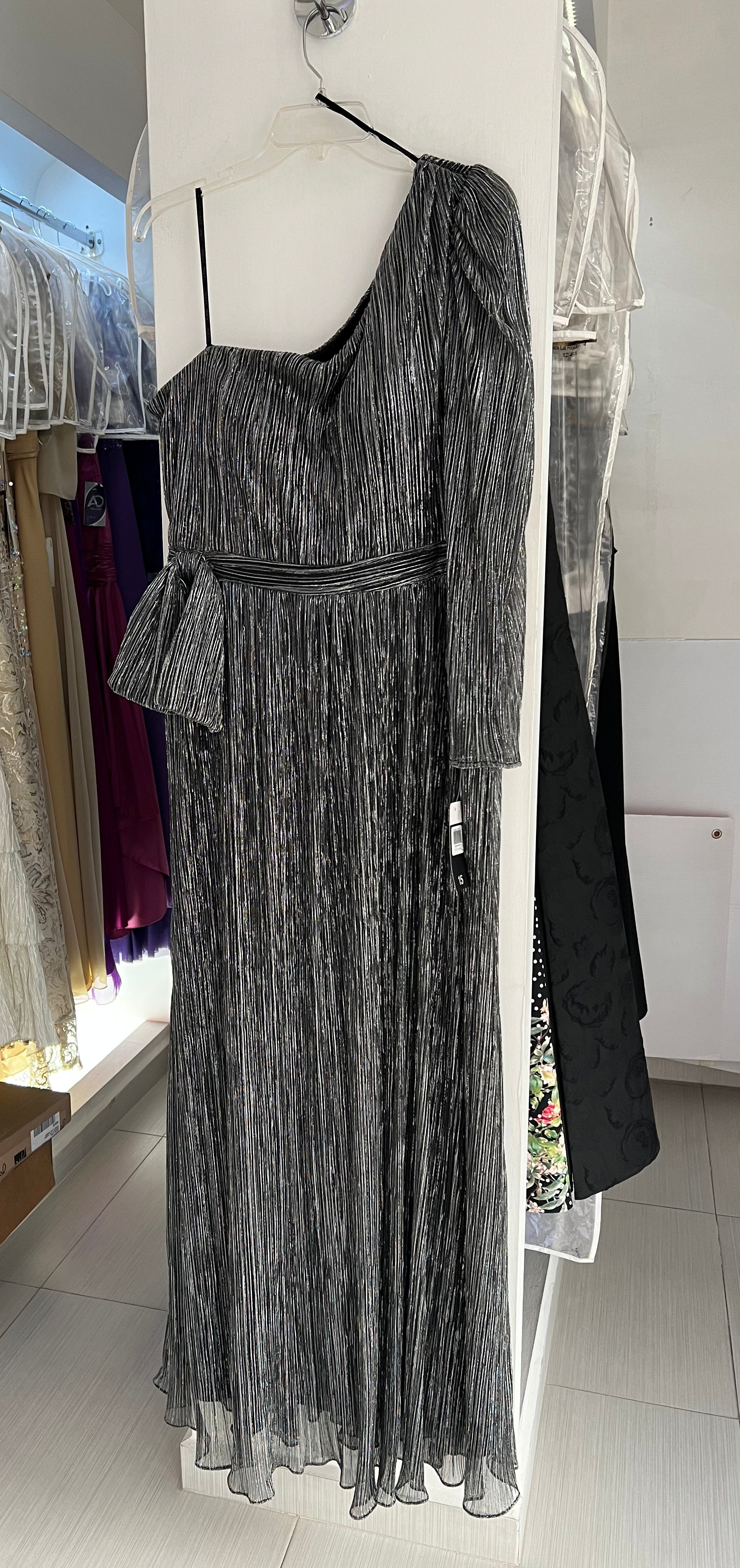 VESTIDO LARGO NEGRO PLATA