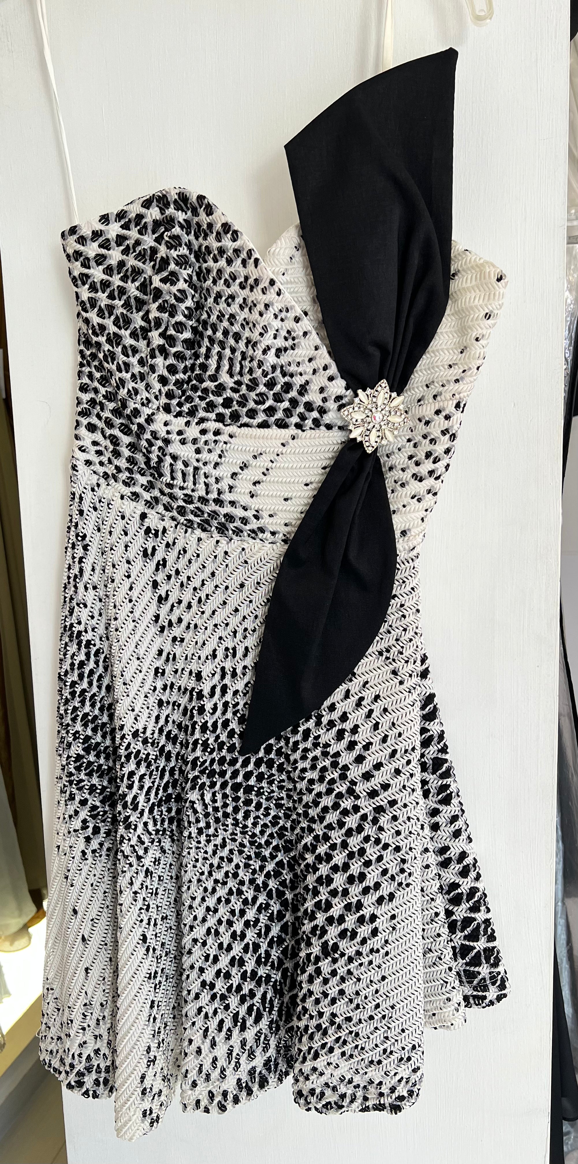 VESTIDO CORTO BLANCO ESTAMPADO