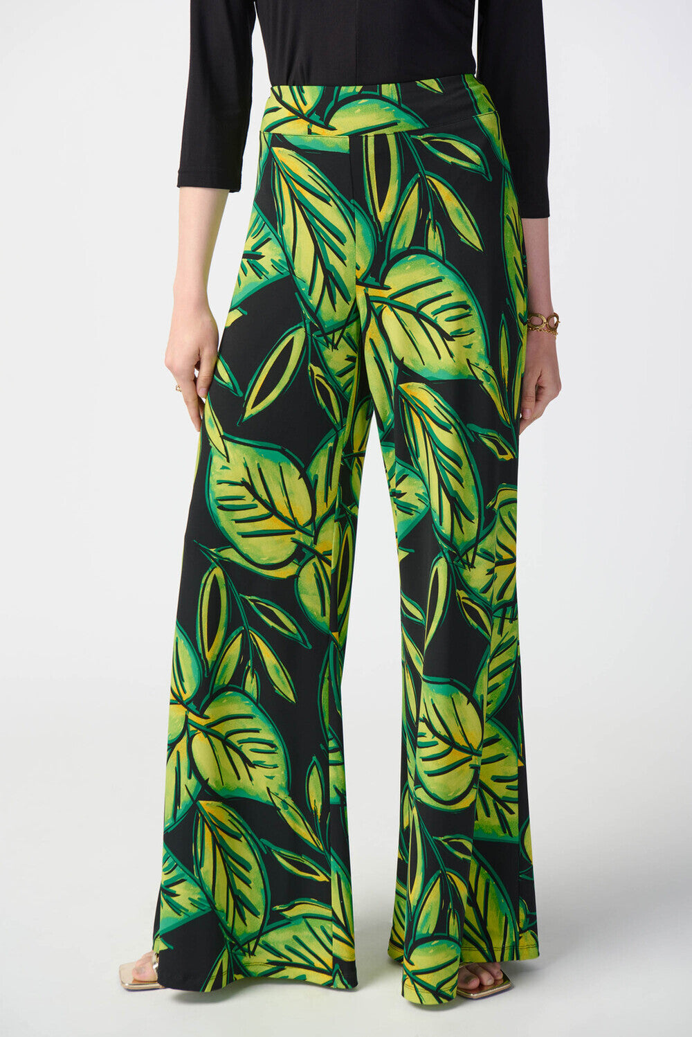 PANTALÓN NEGRO ESTAMPADO
