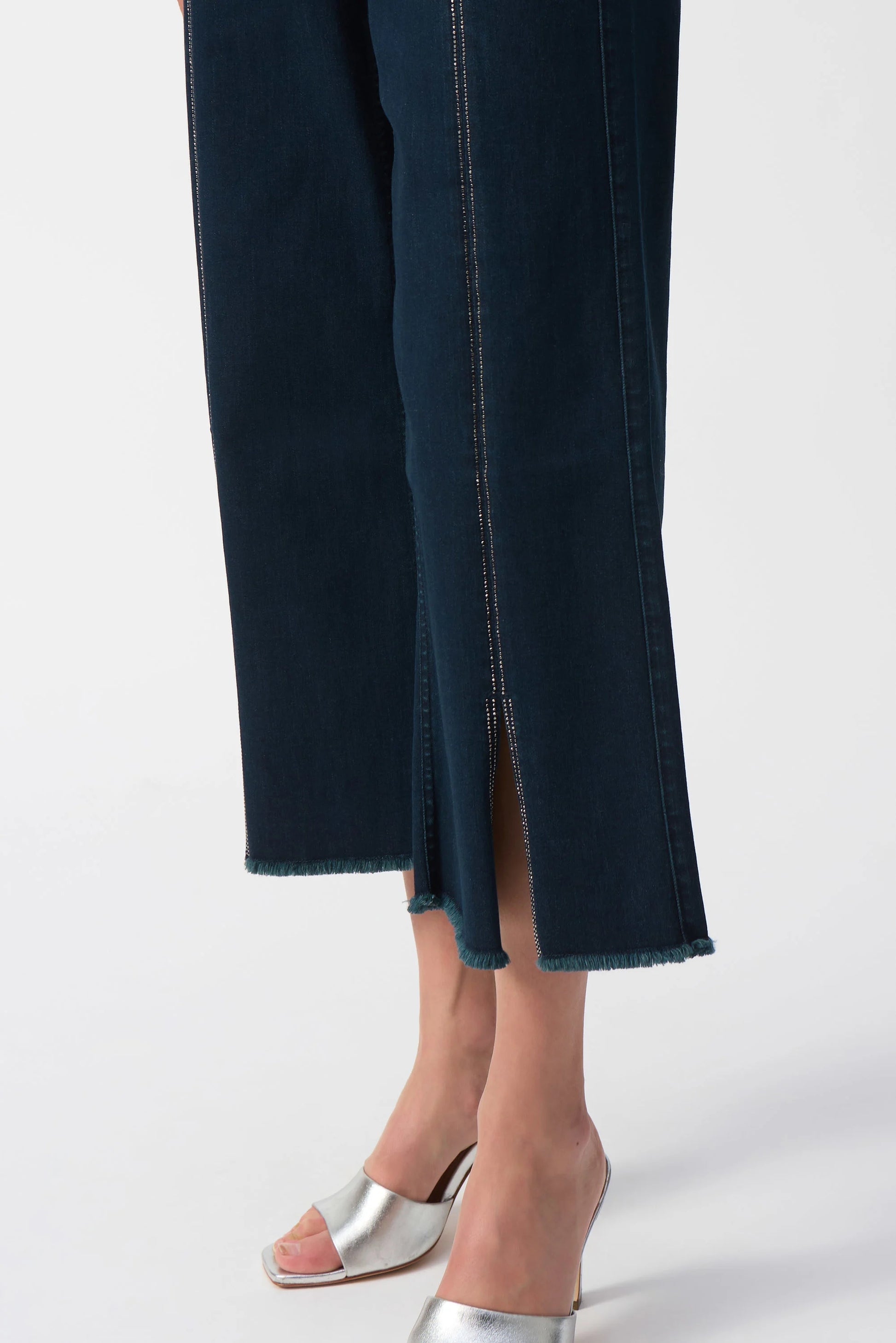 PANTALÓN JEANS CAPRI 241903F25