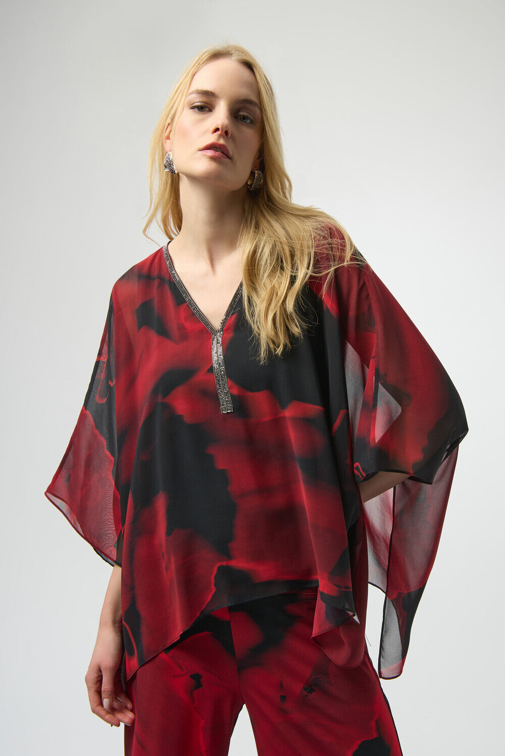 BLUSA NEGRA ESTAMPADA 254090