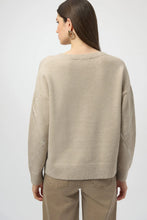 Cargar imagen en el visor de la galería, SUÉTER BLANCO/BEIGE 254949
